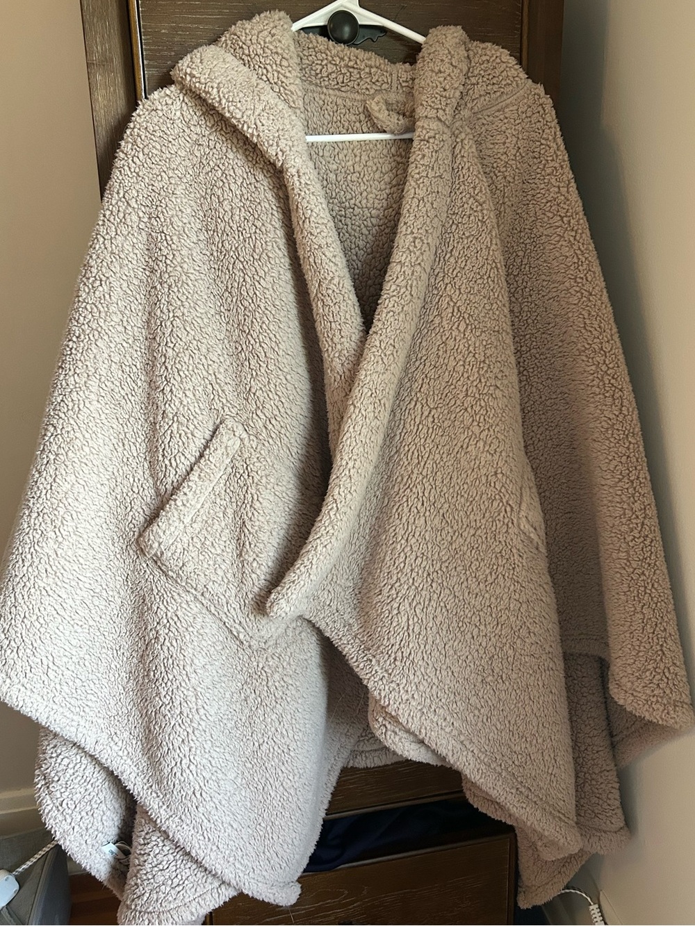 Llbean Sherpa Wearable Throw